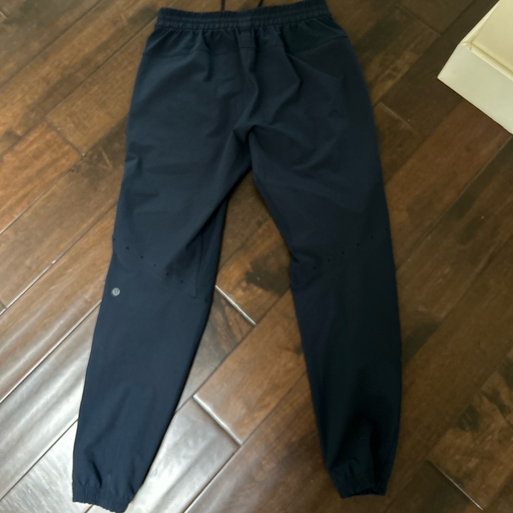 Lululemon navy joggers size 30